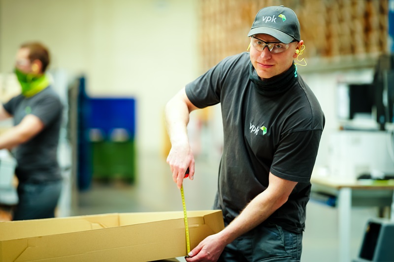 035-VPK-Brochure-1457 VPK employee_6